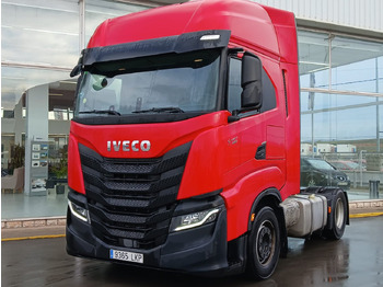 Nyergesvontató IVECO