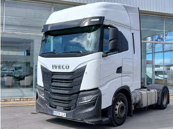 Nyergesvontató IVECO
