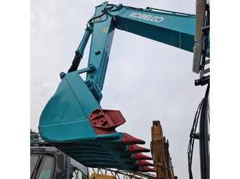 Lánctalpas kotró KOBELCO SK140: 3 kép.