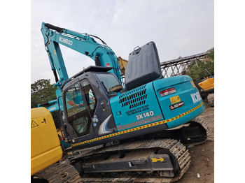 Lánctalpas kotró KOBELCO SK140: 2 kép.