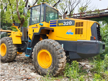 Gumikerekes homlokrakodó KOMATSU WA320-5