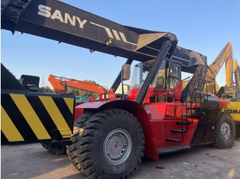 Konténerrakodó SANY SRSC45C30 45 TON CAPACITY: 2 kép. Konténerrakodó SANY SRSC45C30 45 TON CAPACITY: 2 kép.