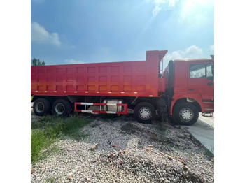 Billenőplatós teherautó SHACMAN F3000: 5 kép.