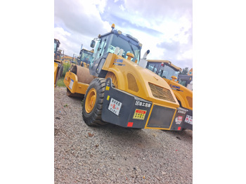 Úthenger XCMG XS183J: 2 kép.