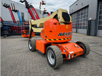 Személyemelő JLG E 450 AJ: 2 kép.