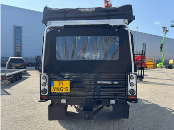 Autó Land Rover Defender: 3 kép.
