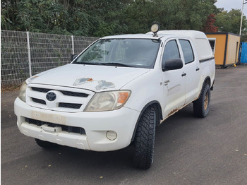 Terepjáró/ SUV TOYOTA Hilux