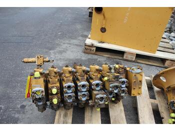 Hidraulikus szelep - Építőipari gépek Furukawa W 625: 4 kép. Hidraulikus szelep - Építőipari gépek Furukawa W 625: 4 kép.