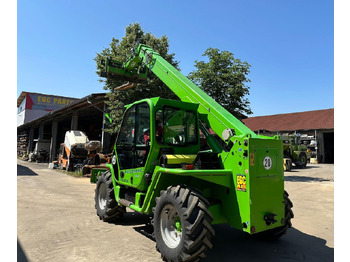 Teleszkópos rakodó Merlo P 38.13: 3 kép. Teleszkópos rakodó Merlo P 38.13: 3 kép.