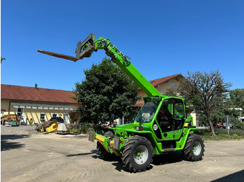 Teleszkópos rakodó Merlo P 38.13: 5 kép. Teleszkópos rakodó Merlo P 38.13: 5 kép.