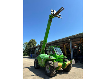 Teleszkópos rakodó Merlo P 38.13: 2 kép. Teleszkópos rakodó Merlo P 38.13: 2 kép.