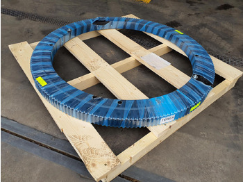 Elforduló gyűrű - Autódaru Terex Challenger 3160 slewing ring: 4 kép. Elforduló gyűrű - Autódaru Terex Challenger 3160 slewing ring: 4 kép.