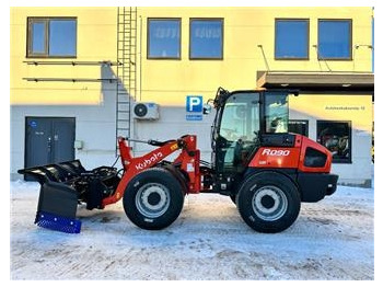 Gumikerekes homlokrakodó KUBOTA R090