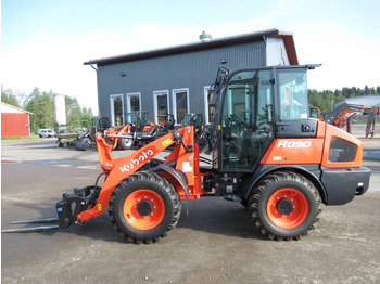 Gumikerekes homlokrakodó KUBOTA R090