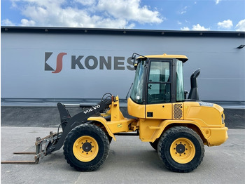 Gumikerekes homlokrakodó VOLVO L30G