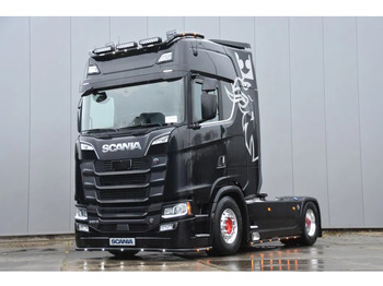 Nyergesvontató SCANIA S 580