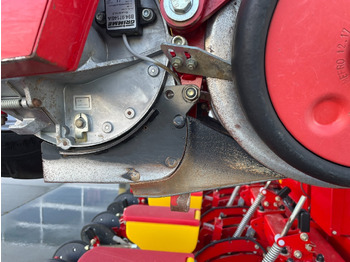 Szemenkénti vetőgép Grimme MATRIX: 5 kép. Szemenkénti vetőgép Grimme MATRIX: 5 kép.