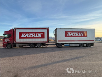 Dobozos felépítményű teherautó Flisekipage Scania R500- Tyllis 3PVH: 2 kép.