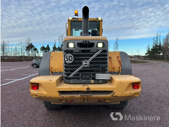 Gumikerekes homlokrakodó Hjullastare Volvo L110E: 4 kép.