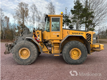 Gumikerekes homlokrakodó Hjullastare Volvo L110E: 2 kép.