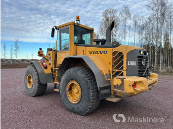 Gumikerekes homlokrakodó Hjullastare Volvo L110E: 3 kép.