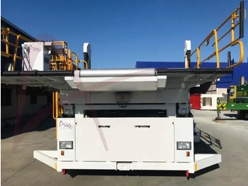 Konténer/ Rakodólap rakodógép TREPEL CHAMP 300: 2 kép. Konténer/ Rakodólap rakodógép TREPEL CHAMP 300: 2 kép.