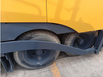 Útburkológép XCMG Official Road Machinery Used Asphalt Paver RP453L 3.4m  Small Asphalt Paver Price: 4 kép.