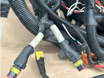 Kábel/ Kábelkorbácso DAF XF 106 CHASSIS MAIN ELECTRICAL HARNESS: 2 kép. Kábel/ Kábelkorbácso DAF XF 106 CHASSIS MAIN ELECTRICAL HARNESS: 2 kép.