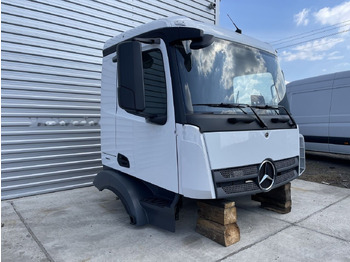 Fülke MERCEDES-BENZ Actros