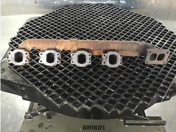 Kipufogócső LIEBHERR