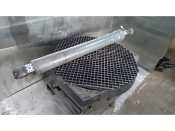 Hidraulikus henger LIEBHERR