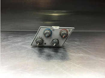 Műszerfal Liebherr Operating Panel: 2 kép.