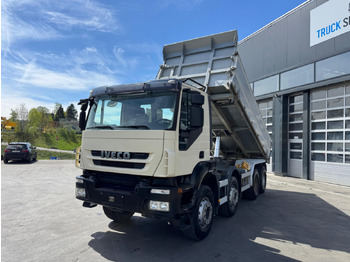 Billenőplatós teherautó IVECO Trakker