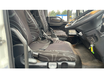 Platós teherautó Iveco Eurocargo 75-160: 5 kép. Platós teherautó Iveco Eurocargo 75-160: 5 kép.