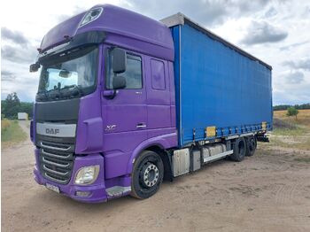Ponyvás teherautó DAF XF 106