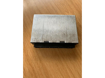 ECU - Teherautó ELEKTRONIK FFR SIEMENS VDO Steuergerät MAN Nr. 81258057087: 2 kép. ECU - Teherautó ELEKTRONIK FFR SIEMENS VDO Steuergerät MAN Nr. 81258057087: 2 kép.