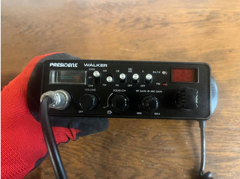 Navigációs rendszer - Teherautó President Walker Funkgerät 34540: 2 kép. Navigációs rendszer - Teherautó President Walker Funkgerät 34540: 2 kép.