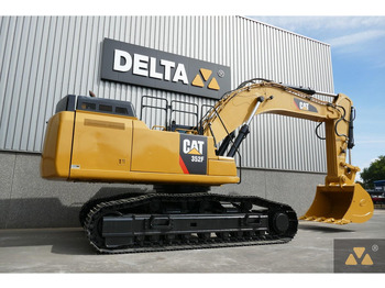 Lánctalpas kotró Caterpillar 352F: 5 kép. Lánctalpas kotró Caterpillar 352F: 5 kép.