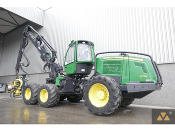 Fakitermelő gép John Deere 1270E: 4 kép.