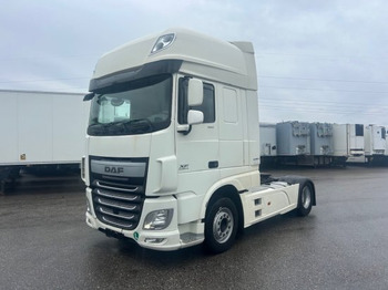 Nyergesvontató DAF XF 106 460