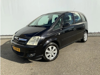 Hatchback OPEL