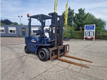 Dízel targonca Caterpillar DP25K met breed vorkenbord: 2 kép.