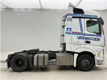 Nyergesvontató Mercedes-Benz Actros 1842: 4 kép. Nyergesvontató Mercedes-Benz Actros 1842: 4 kép.