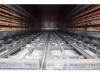 Félpótkocsi dobozos Talson Box semi-trailer: 4 kép. Félpótkocsi dobozos Talson Box semi-trailer: 4 kép.