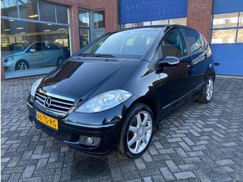 Autó MERCEDES-BENZ