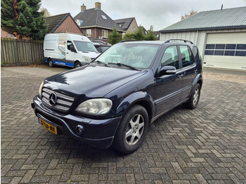 Autó MERCEDES-BENZ