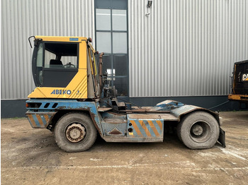 Billenőplatós teherautó TERBERG