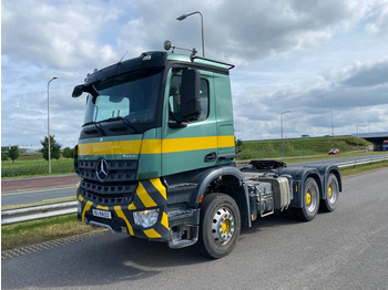 Nyergesvontató MERCEDES-BENZ Arocs 2643