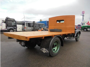 Platós teherautó Chevrolet 1 1/2 TON FLATBED: 4 kép.