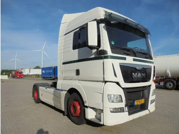 Nyergesvontató MAN TGX 18.400: 3 kép.